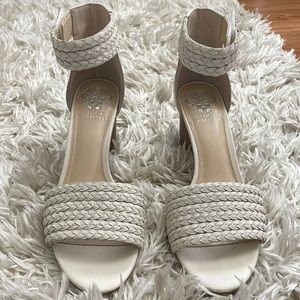 Vince Camuto heeled sandal. Off white. Size 8